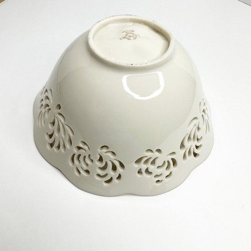 Lenox Westbury Kollektion 8" geprägte Pierce Schale Koordinaten mit Ewigkeit - Bild 9 von 9