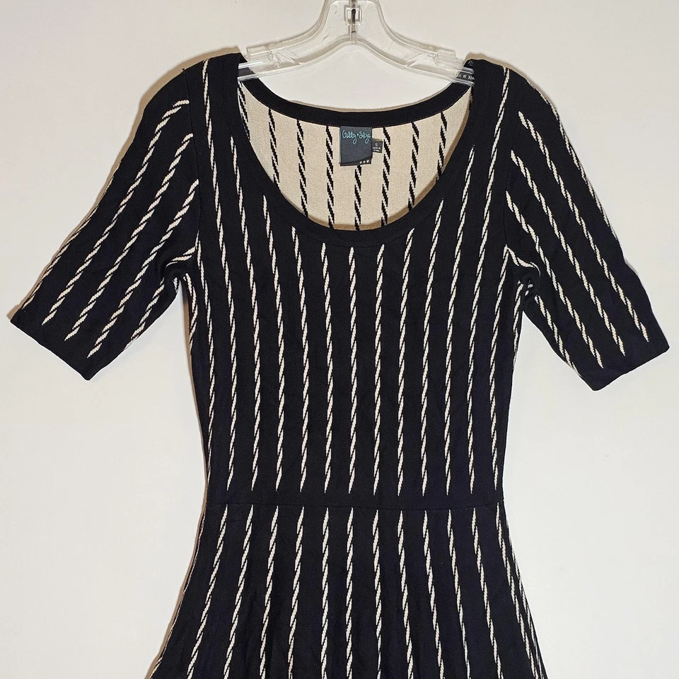 Gabby Skye Dress Womens Small Black White Knit Fit & Flare Stripe Scoop Neck S - Image 2 of 4