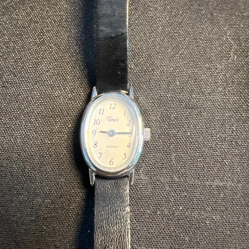 VTG Oval Timex Quartz Women’s Wrist Watch Black Leather Band