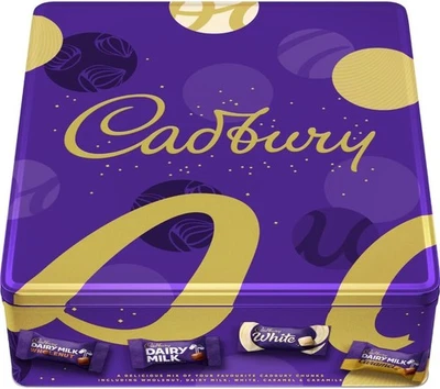 Cadbury Chocolate Chunks Festive Selection Tin, a Delicious Mix of Your 700 g