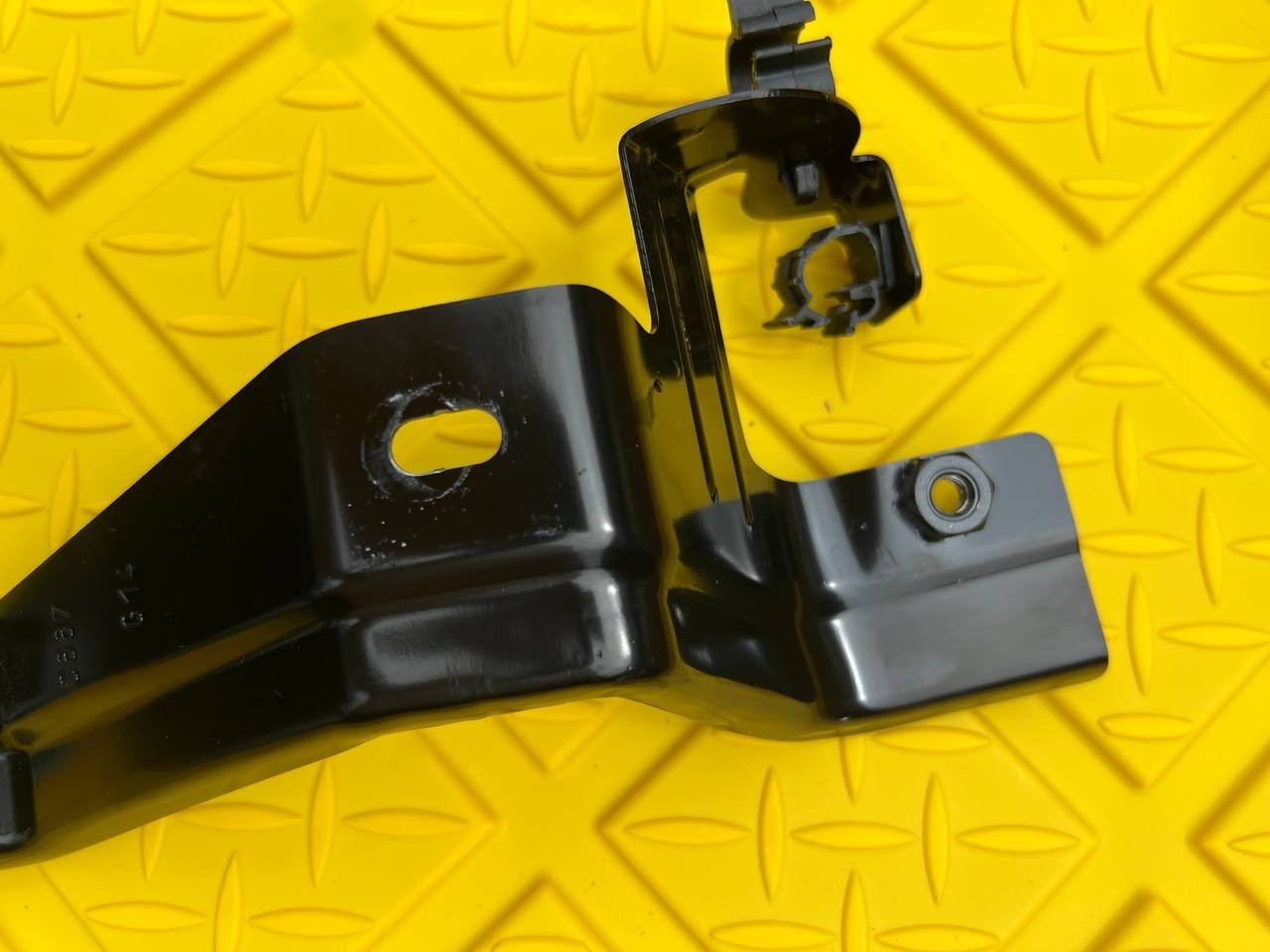 Maserati Ghibli 2017 Bracket Support Mount – OEM Part