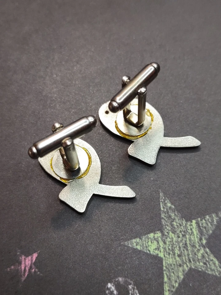 Cinta de concientización sobre el cáncer de mama hecha a mano para hombres gemelos de acero inoxidable Foto 3 de 4