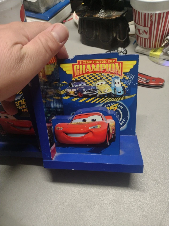 Disney Cars Radiador Muelles Radiador Muelles Madera Sujetalibros Taza Pistón Foto 4 de 4