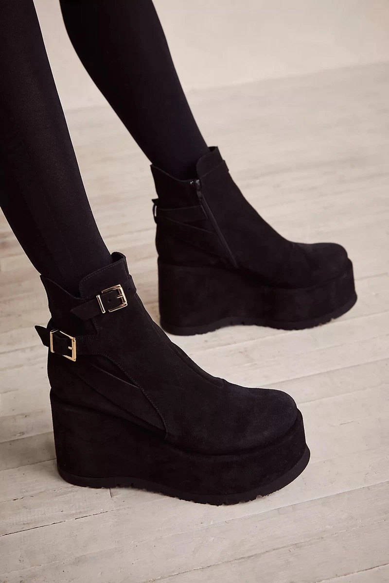 Jeffrey campbell black store platform boots