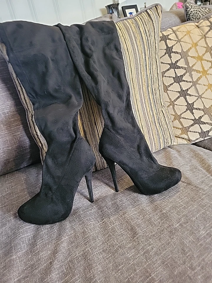 Botas de aguja Liliana para mujer talla 7,5 sexy hasta el muslo con plataforma interior nuevas sin caja  Foto 3 de 3