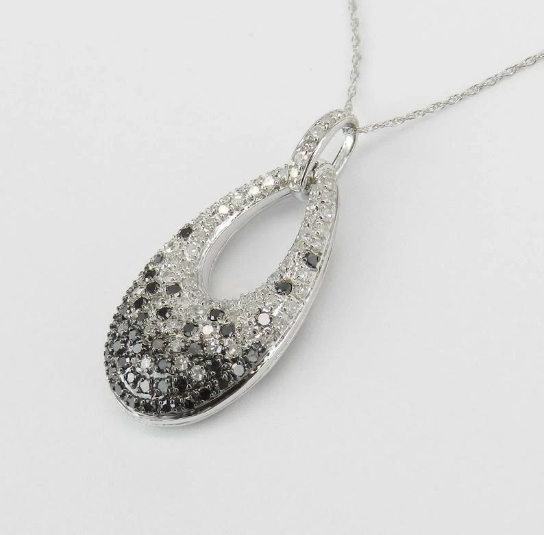 Hermoso Colgante Mujer Trabajo Abierto Fabuloso Zafiro Blanco Simulado y Ónix Negro Foto 3 de 4