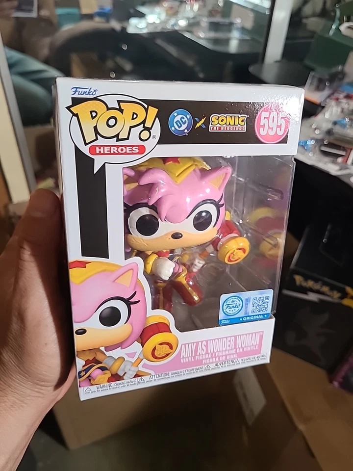 Funko POP! Justice League and Sonic - Amy Rose/ Mulher Maravilha (PRÉ-VENDA 13/10) - Imagem 3 de 4