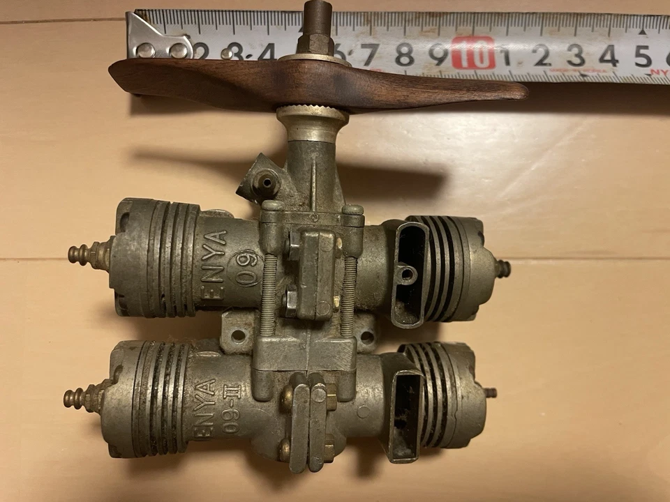 Vintage ENYA 09 horizontally opposed 4-cylinder engine model airplane junk - Image 3 of 4