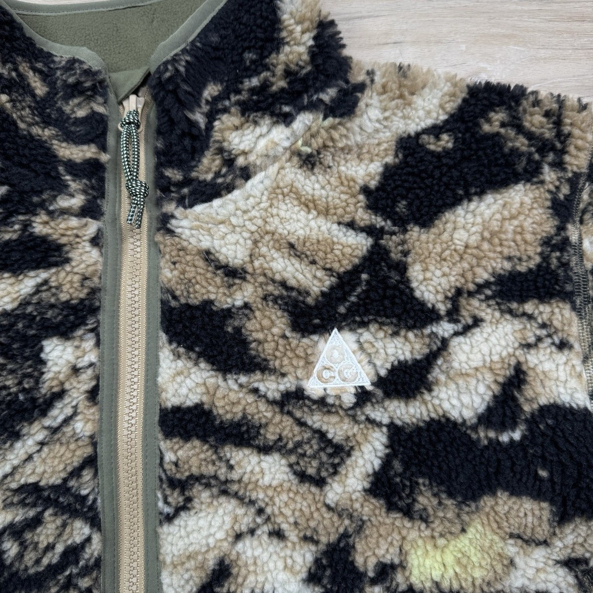 Nike ACG Canwell Glacier Therma-FIT ADV Sherpa Beige Black HJ2683