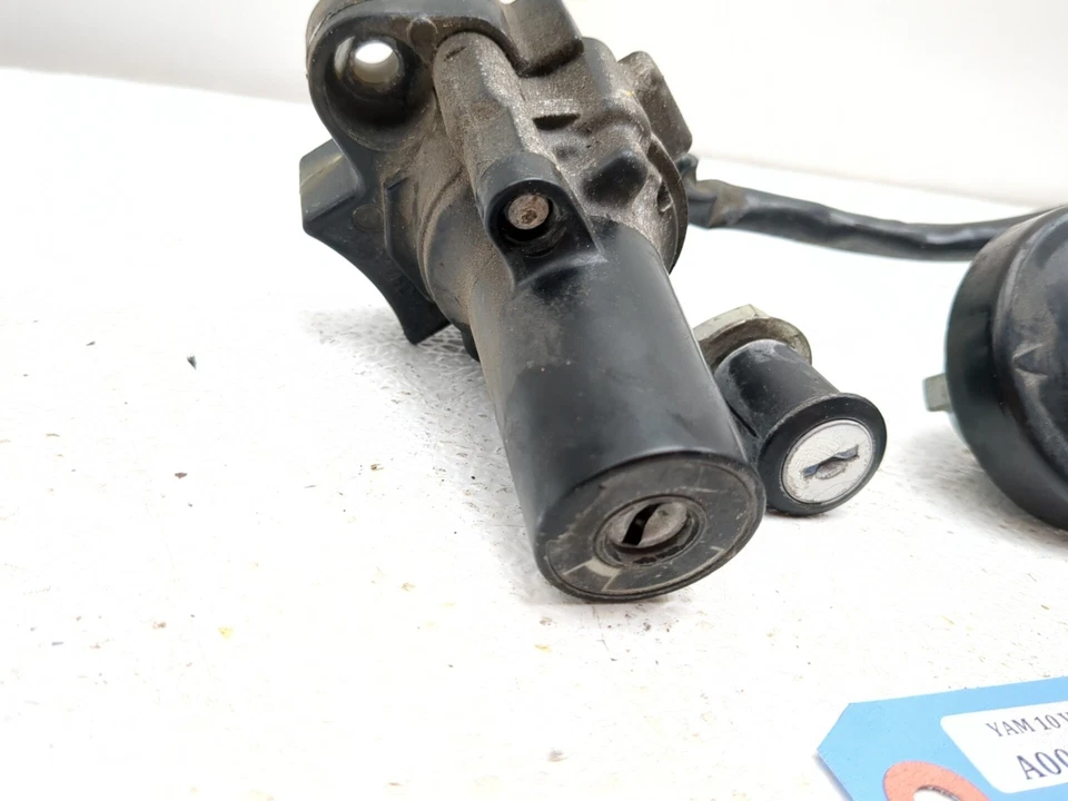 09-20 Yamaha Vmax 1700 VMX17 Ignition Gas Cap & Seat Lock Ignition Switch Set - Image 2 of 4