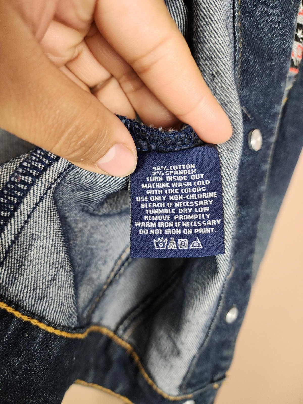 Vintage denim patchwork embroidered Rocawear jack… - image 7