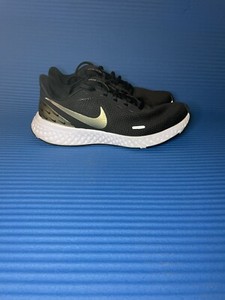 nike revolution premium