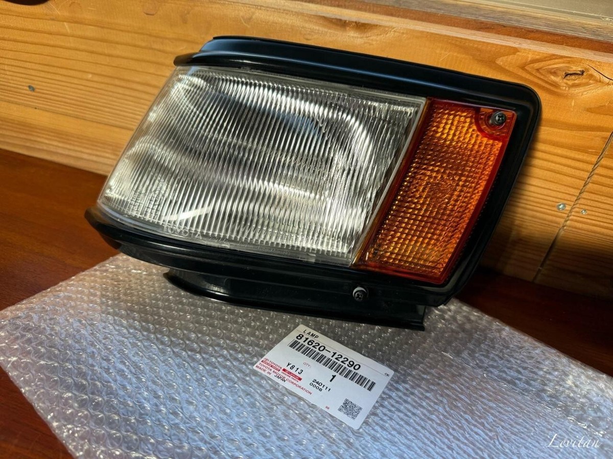 れおん TOYOTA OEM COROLLA LEVIN AE86 Socket & Bulb ASSY Corner Side