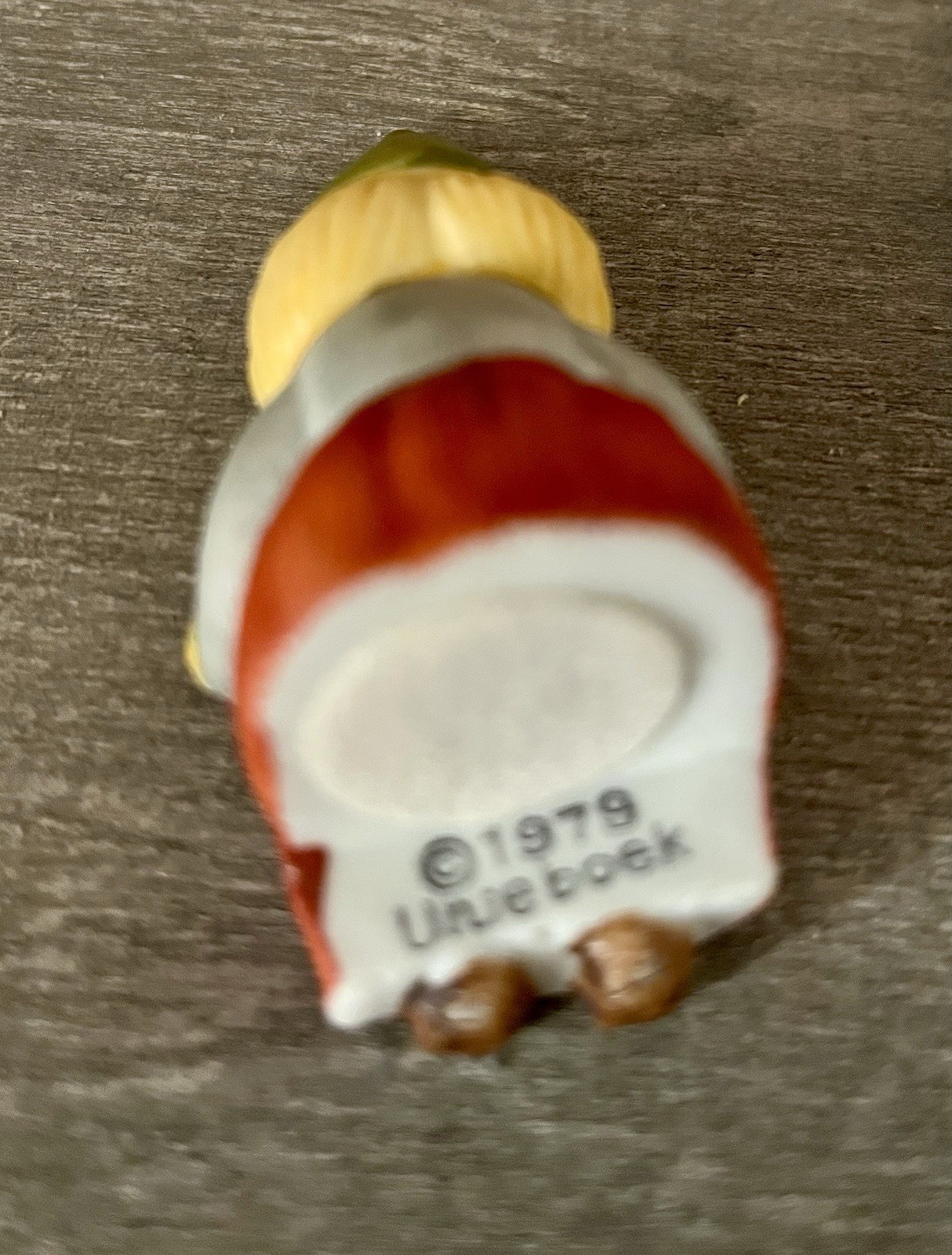 1979 Unieboek Japan Shelf Sitter Elf Gnome Blond Woman Knitting Ceramic 2.75