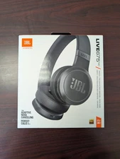 JBL Live 675NC wireless on-ear headphones