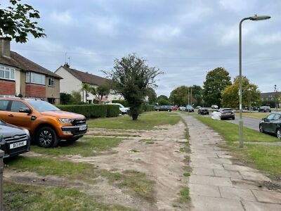 Photo 6x4 No garages along Hawley Lane Come the winter months this off ro c2021
