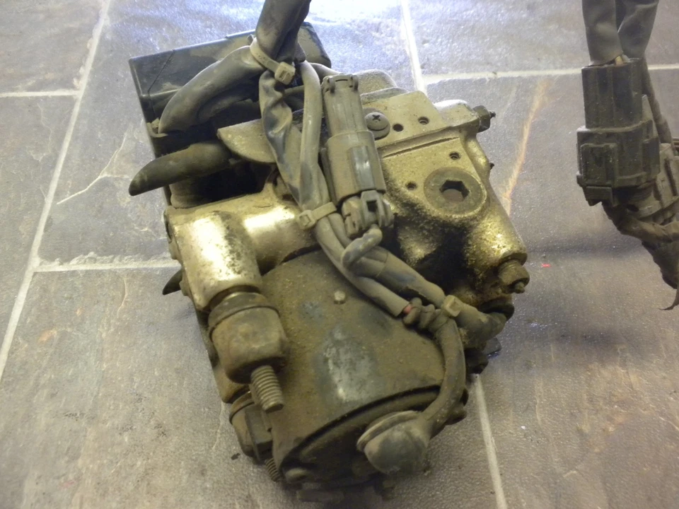 Fit1995-1996 Nissan Máxima Infinity i30 unidad ABS sistema de frenos antibloqueo bomba OEM Foto 3 de 3