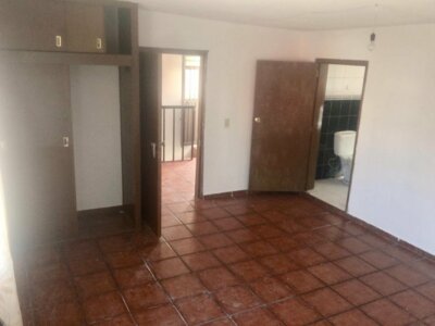 HABITACION EN RENTA