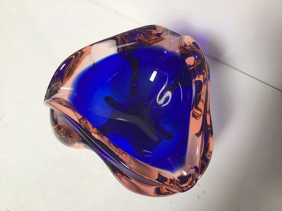 Q13 púrpura italiano. Cuenco de cristal de Murano Sommerse azul y rosa de Flavio Poli Foto 3 de 4