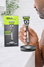 GilletteLabs with Exfoliating Bar Razor and Magnetic Stand