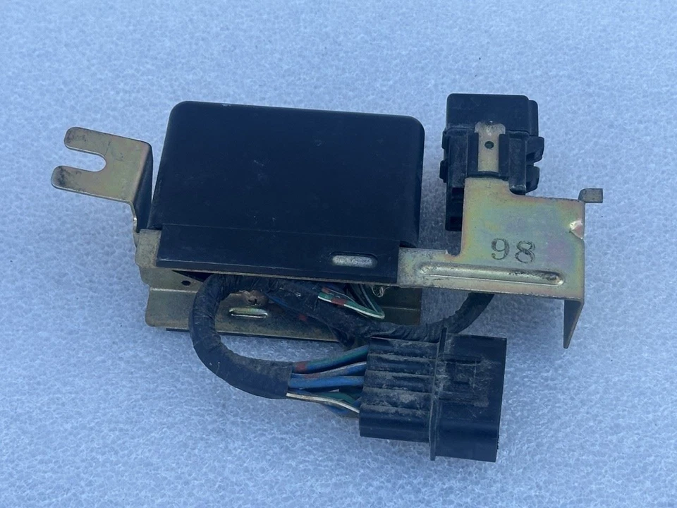 MITSUBISHI MONTERO 1997 1998 1999 MÓDULO DE CONTROL VENTILADOR RELÉ DEPORTIVO Foto 2 de 4