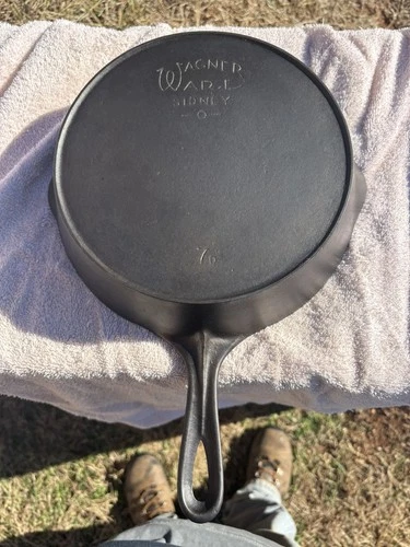 Vintage Wagner Ware Sidney -O- No.7 Cast Iron Skillet 9.5 Inch