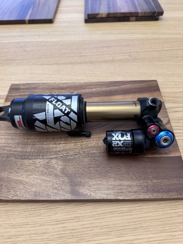 Fox Float X2 Factory Rear Air Shock 225 x 75 trunion mount Black/Gold