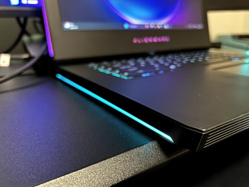 Alienware 15 R3 - i7-6700HQ/16G/GTX1060 6G/256G NVME/1TB HDD/15.6 FHD/Win11 Pro - Picture 6 of 24