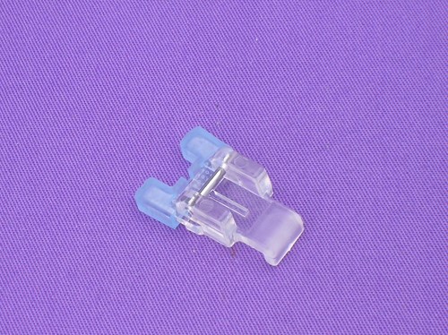 SNAP ON BUTTON SEW-ON FOOT FITS BROTHER TOYOTA & OTHER MACHINES #XE2643001 (361) - Picture 1 of 3