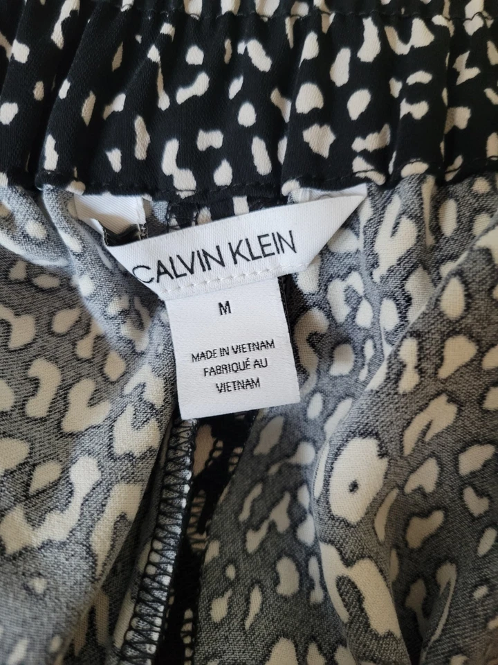 Calvin Klein Women’s Black White Animal Print Shorts Size Medium - Image 4 of 4
