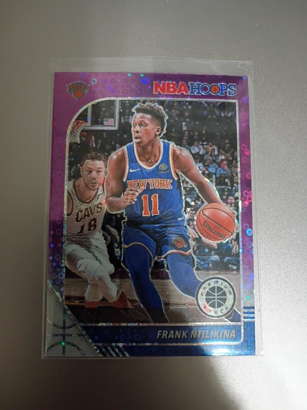 2019-20 Panini NBA Hoops Premium Stock - Frank Ntilikina #125 Purple Disco Prizm