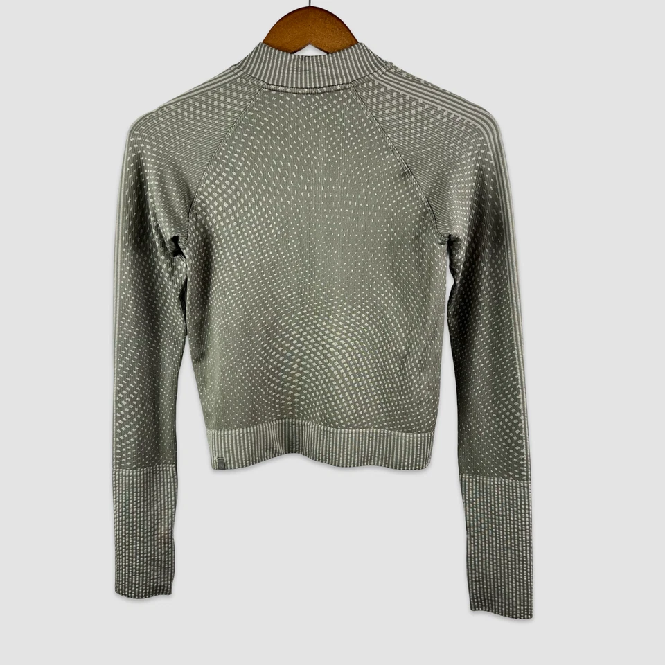 Lululemon Mujer Talla 4 Descanso Menos Recortado Media Cremallera Top Pulgar Agujero Gris Salvia Foto 2 de 4