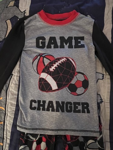 Cuddl Duds Kids 'Game Changer' Pajama Set with Multi-Sport Graphics; Size 6 - Picture 2 of 4