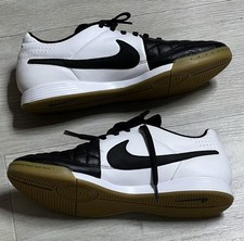 NIKE TIEMPO INDOOR SCHUHE GR. 44 US 10 UK 9 / 28 cm NEU Sport Schwarz/Weiß