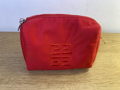 GIVENCHY PARFUMS rote Kosmetiktasche / Beutel / Clutch mit gratis Lippenstift