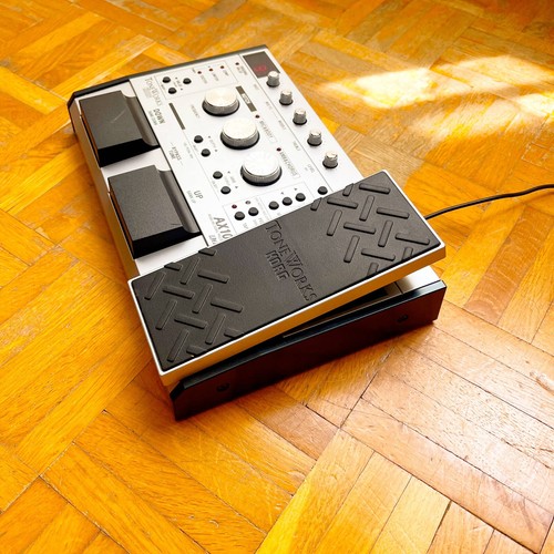 Korg ToneWorks AX10A multi-effect and modelling pedal with brand new p. supply! - Foto 3 di 11