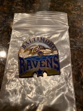 BALTIMORE RAVENS LOGO SKYLINE STAR NFL FOOTBALL LAPEL PIN BADGE * BRAND NEW*
