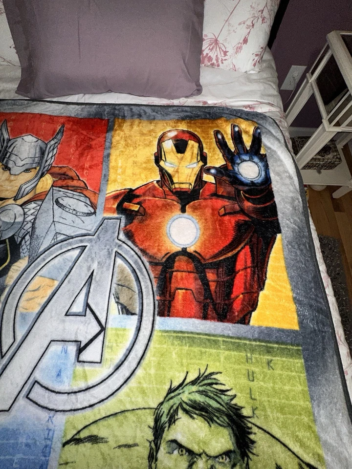 Marvel Avengers Assemble Throw Foto 2 de 4