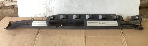 2011 - 2016 Mini Cooper Countryman Right Side Skirt Rocker Panel 9801888 OEM.