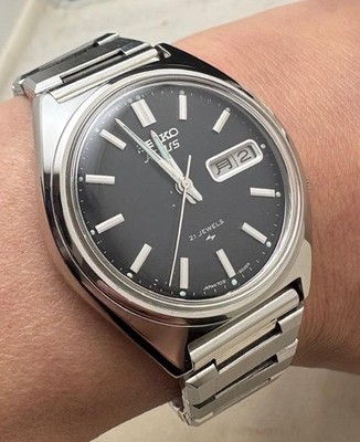 Seiko ACTUS Vintage Mens Watch 7019-8010 Automatic 21 Jewels Black Dial Japan
