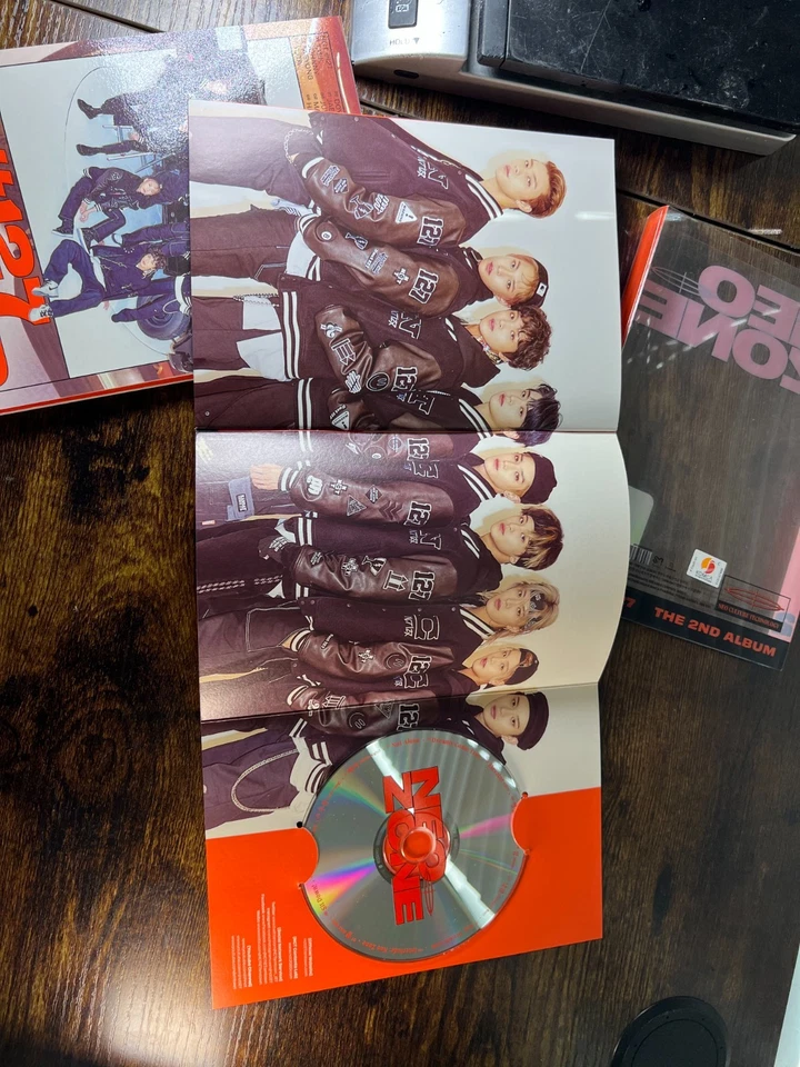 NCT 127 NEO ZONE THE 2ND ALBUM C ver - Everything Included - Taeil Photocard - Image 3 of 4