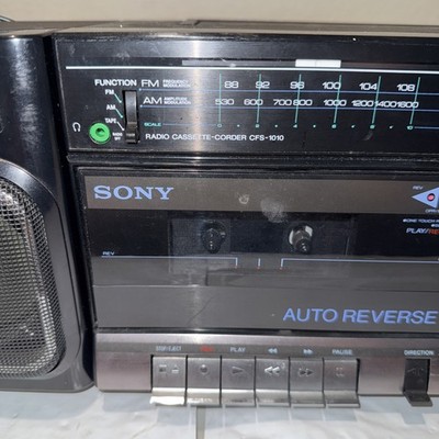 SONY CFS-1010 AM/FM/CASSETTE RECORD & PLAY - STEREO -DETACHABLE