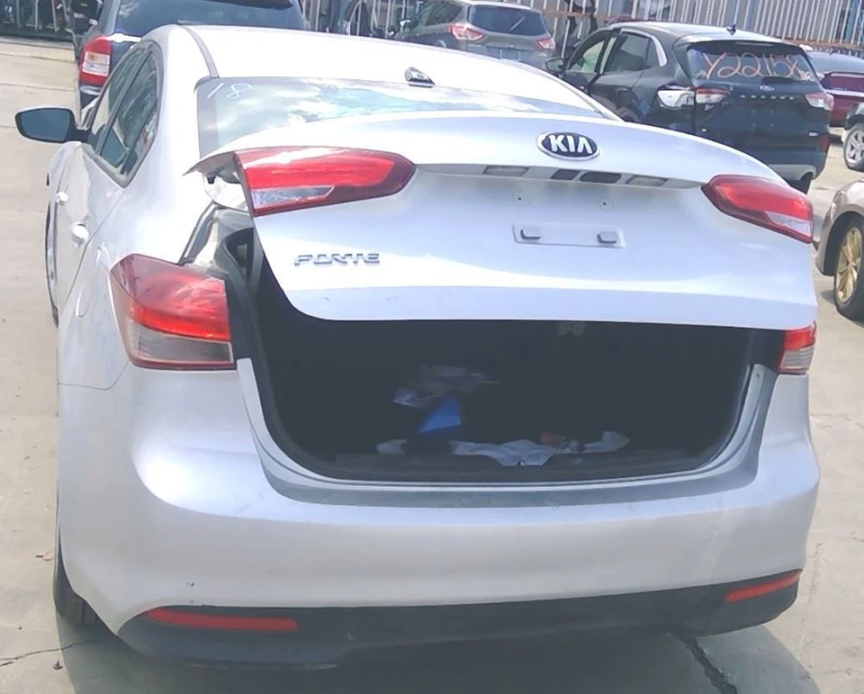 Espejo retrovisor 11 12 13 14 15 16 17 2018 19 20 Hyundai Elantra (construido en EE. UU.) Foto 4 de 4