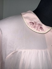 VTG LORRAINE Pink Nylon embroidery Housecoat Robe Sz L Silky Nightie Intimates