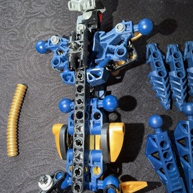 LEGO BIONICLE: Brutaka (8734) Spine Head & More
