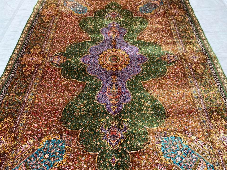 Alfombra medallón antigua de seda pura turca oriental de 4x6 pies de calidad súper fina Foto 4 de 4