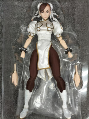Medicom Toy Real Action Heroes RAH Street Fighter Chun Li White