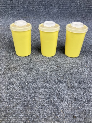 Vtg Tupperware Wall Rack, 3 Spice Shakers Containers w/ Flip Top Lids & Labels - Picture 8 of 14