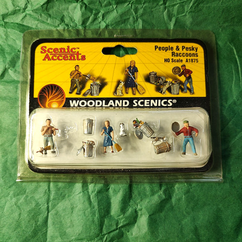 Mapaches Woodland Scenics HO #1875 People & Pesky | Condition: New