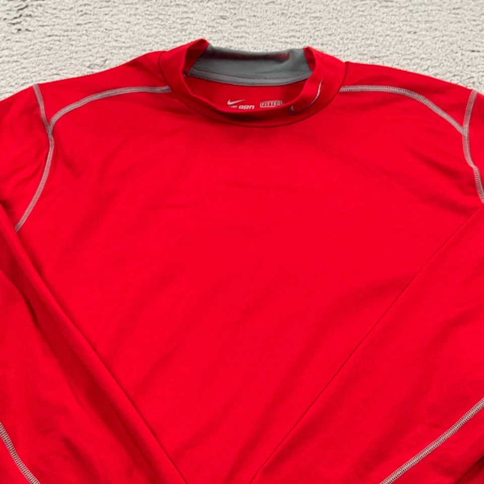 Camisa Nike masculina 2XL vermelha Pro combate ajustada manga longa simulada ativa Dri Fit - Imagem 3 de 4